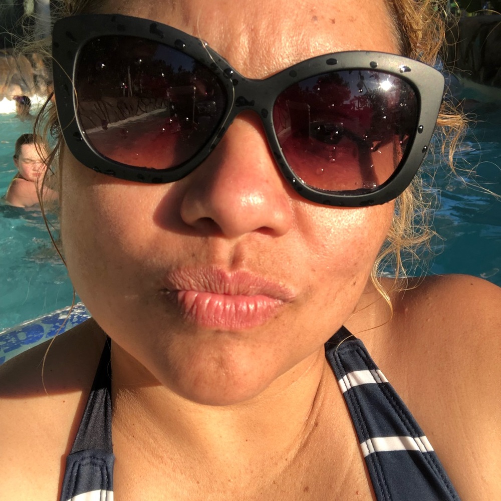 Meet your Posher, Mariela
